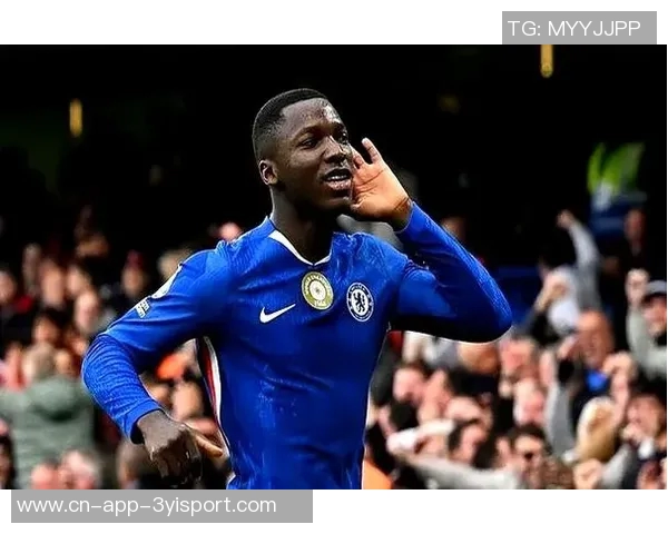 内维尔赞凯塞多为英超最佳中场卡拉格力挺赖斯更具全能与控球优势 内维尔赞凯塞多为英超最佳中场卡拉格力挺赖斯更具全能与控球优势