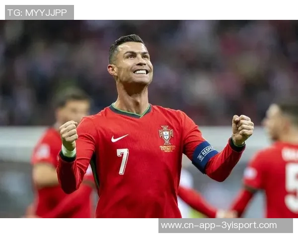C罗分享回归葡萄牙国家队的帅气照片墨镜加持魅力十足